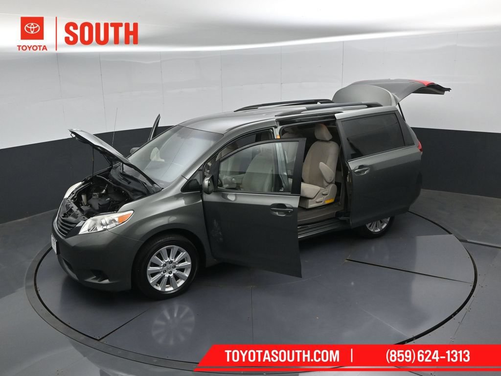 Used 2014 Toyota Sienna LE AWD/4WD image 49