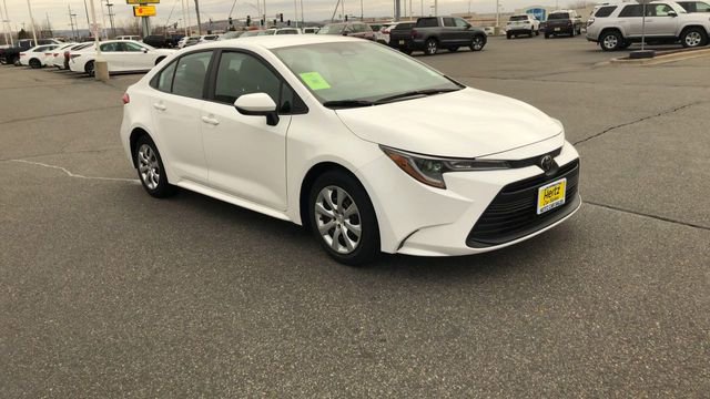 Used 2024 Toyota Corolla LE image 2