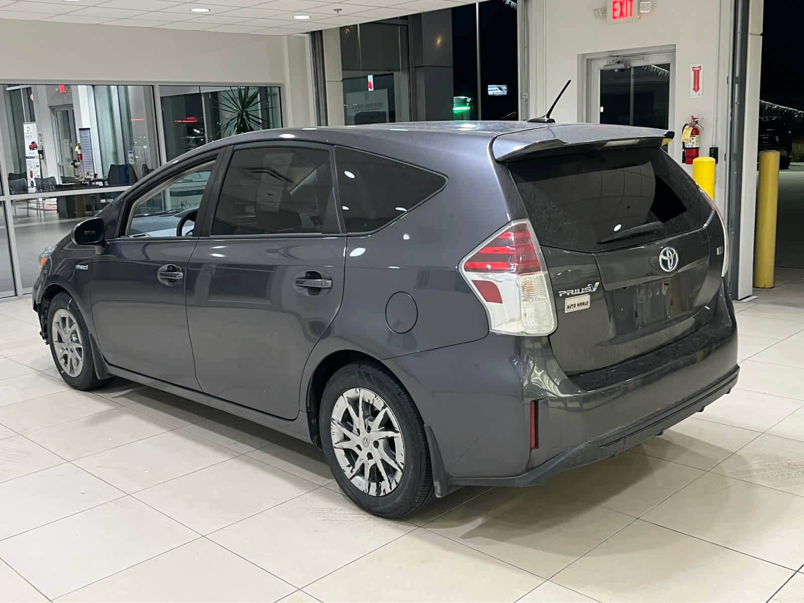 Used 2016 Toyota Prius V Three FWD image 7
