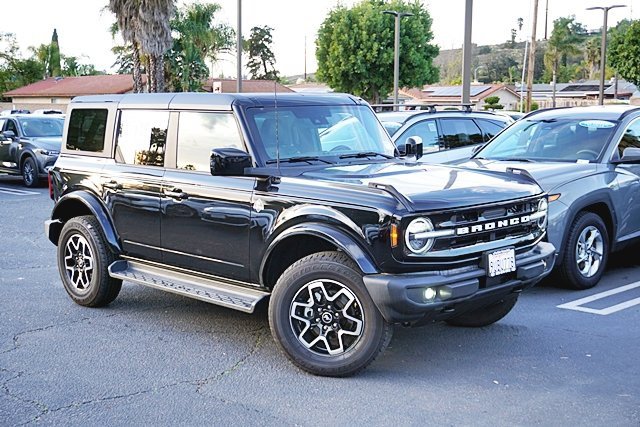 Used 2025 Ford Bronco Outer Banks image 3