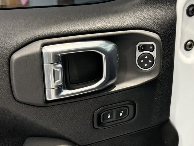 Used 2024 Jeep Wrangler Sahara w/ Technology Group image 17