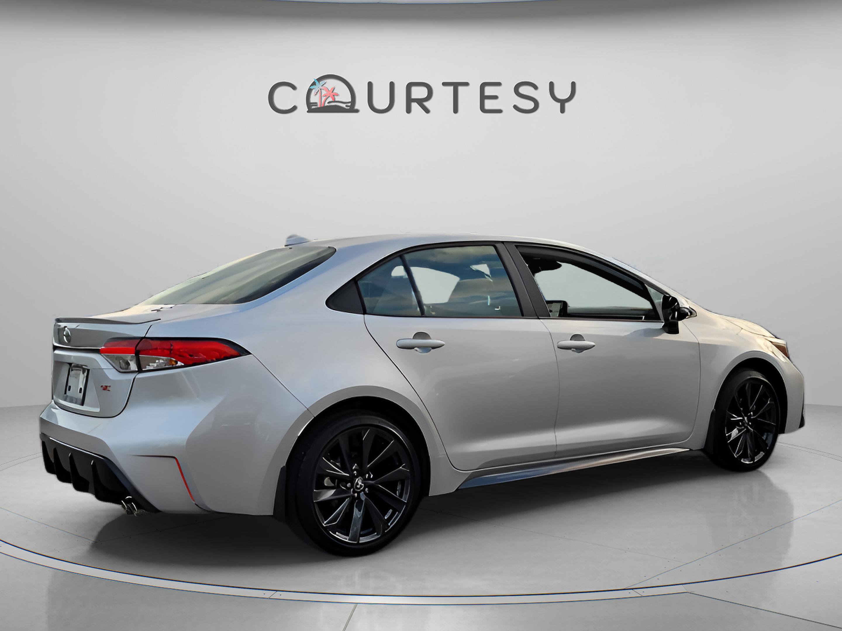 Certified 2025 Toyota Corolla SE image 5