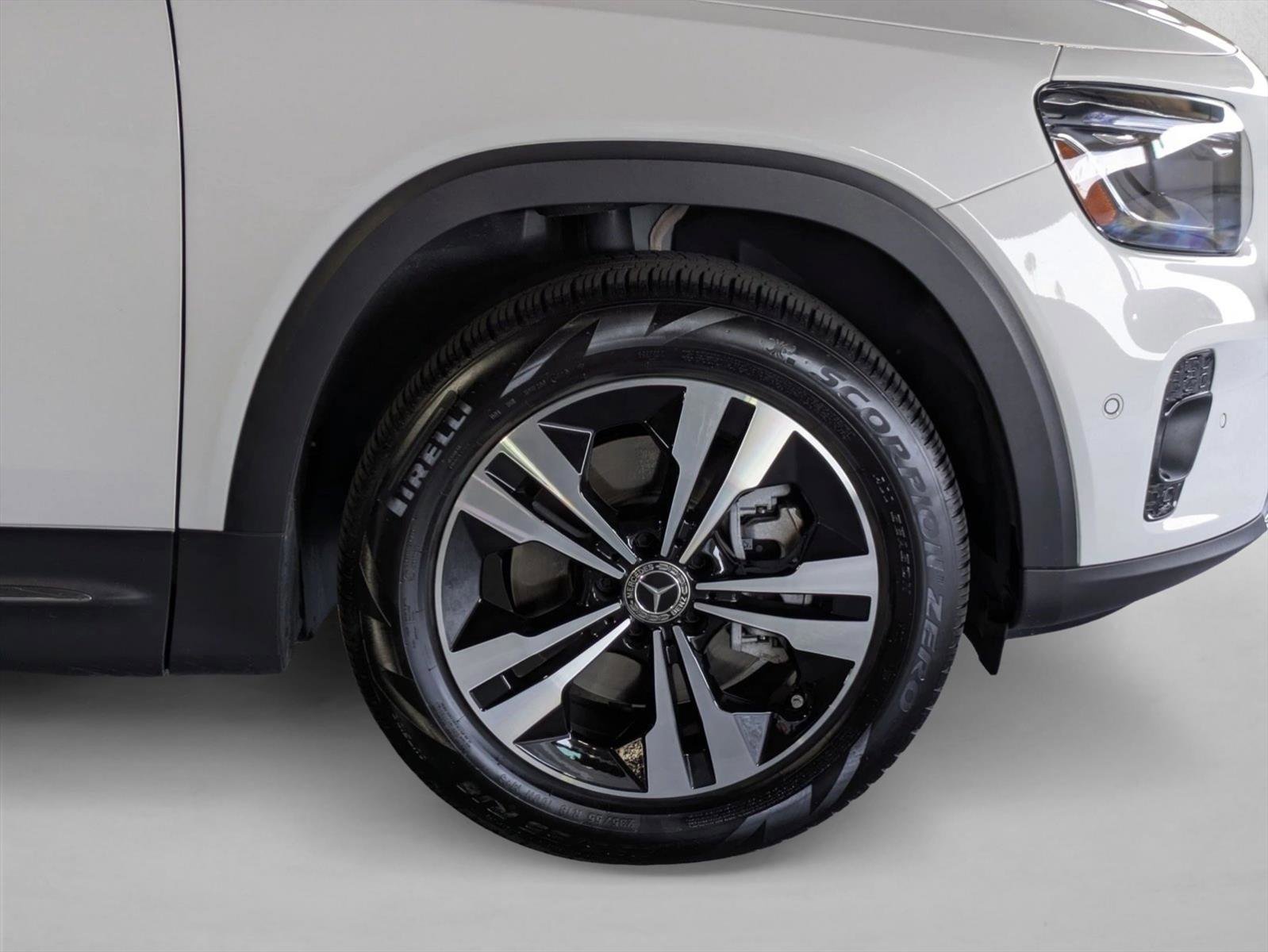Certified 2025 Mercedes-Benz GLB 250 4MATIC image 20