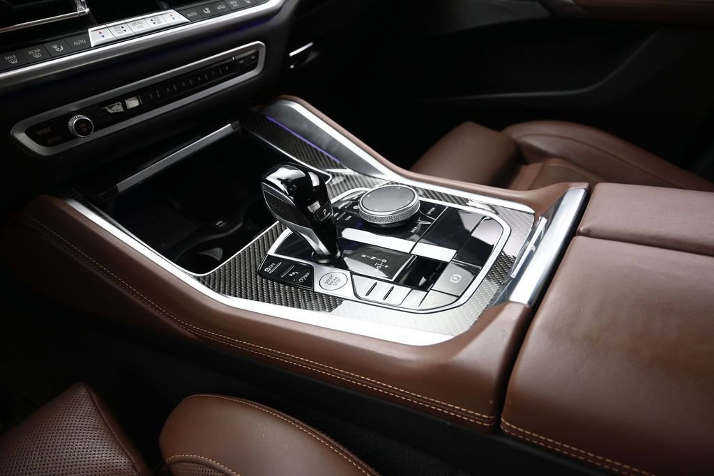 Used 2023 BMW X6 M50i w/ Dynamic Handling Package AWD/4WD image 17
