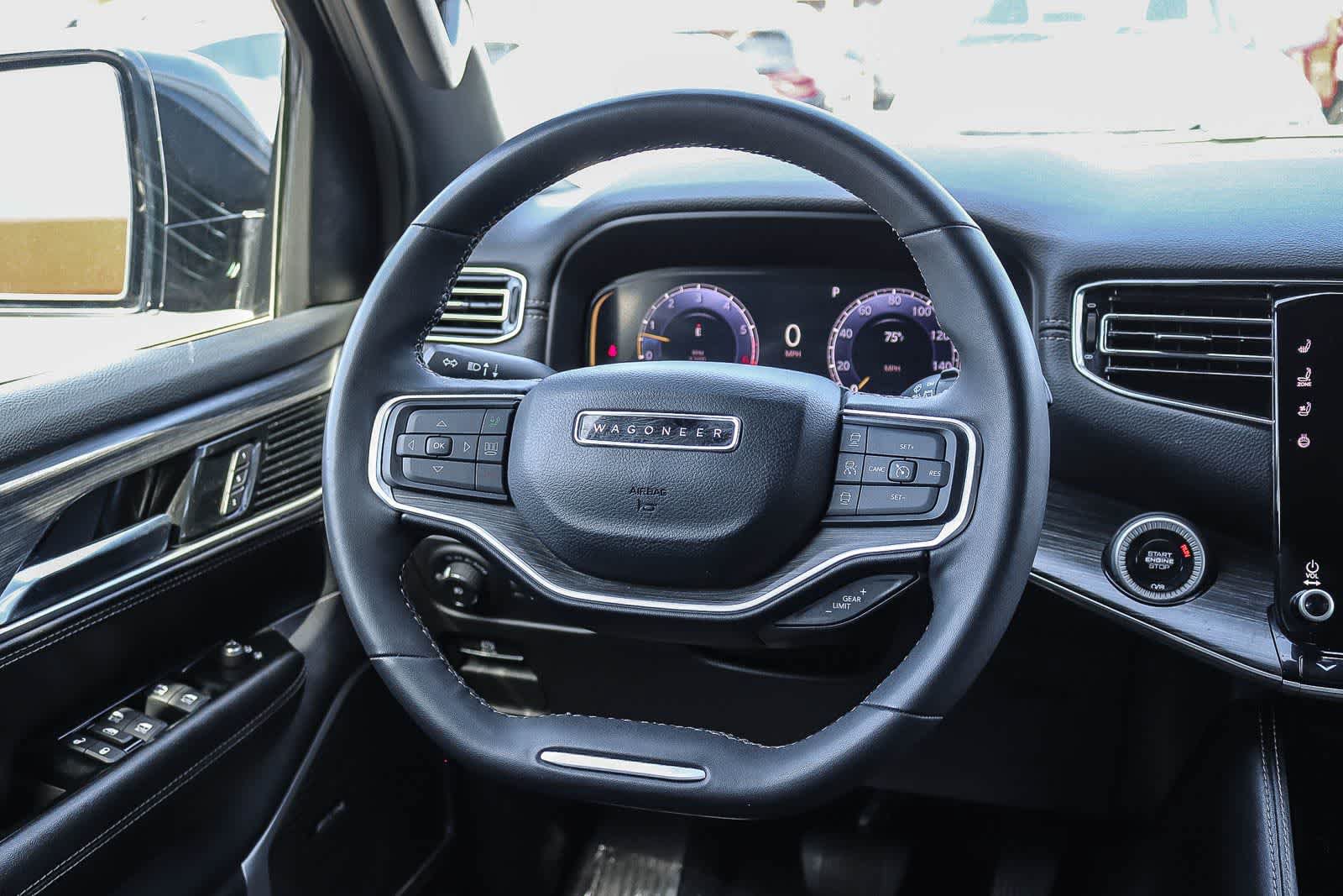 Used 2024 Jeep Wagoneer L Series II w/ Flexible Seating Group AWD/4WD image 14