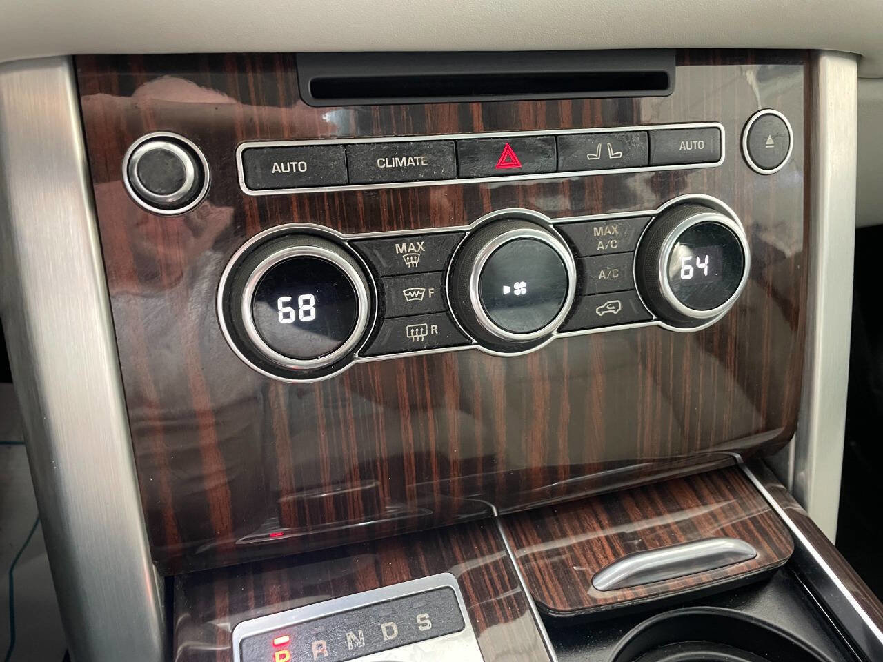 Used 2015 Land Rover Range Rover HSE image 40