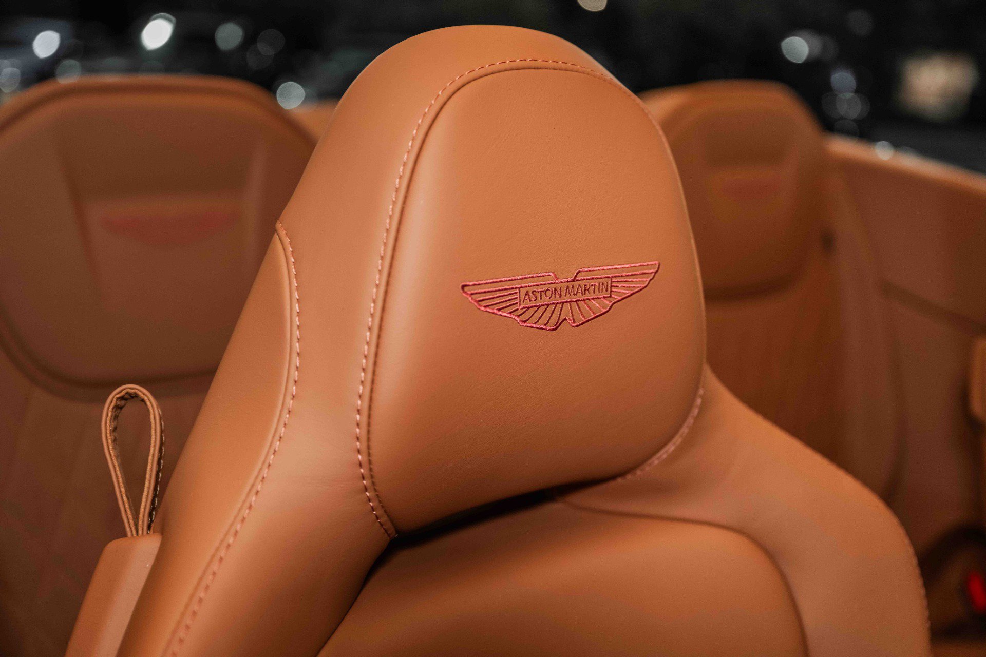 Used 2025 Aston Martin DB12 Convertible image 4