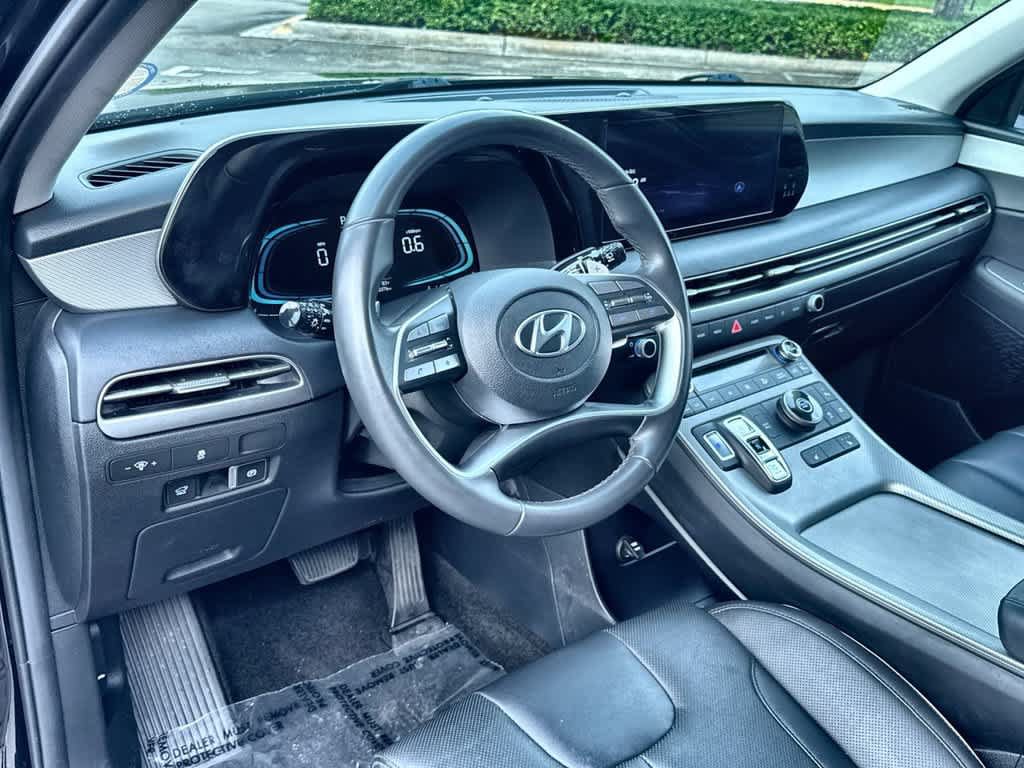 Used 2025 Hyundai Palisade SEL FWD image 13