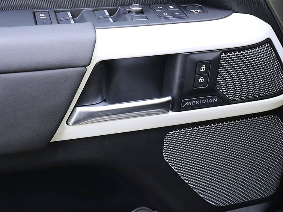 Used 2020 Land Rover Defender 110 First Edition AWD/4WD image 51