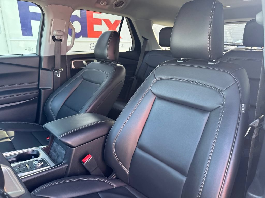 Used 2023 Ford Explorer XLT w/ Equipment Group 202A AWD/4WD image 11