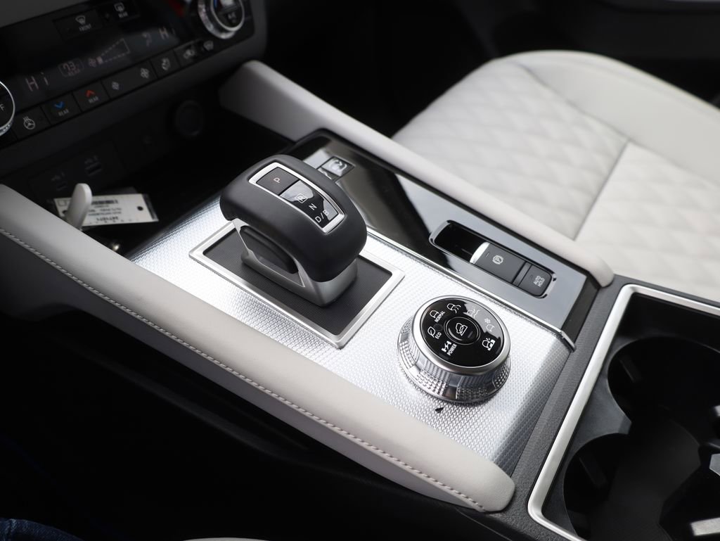 New 2025 Mitsubishi Outlander SEL image 41
