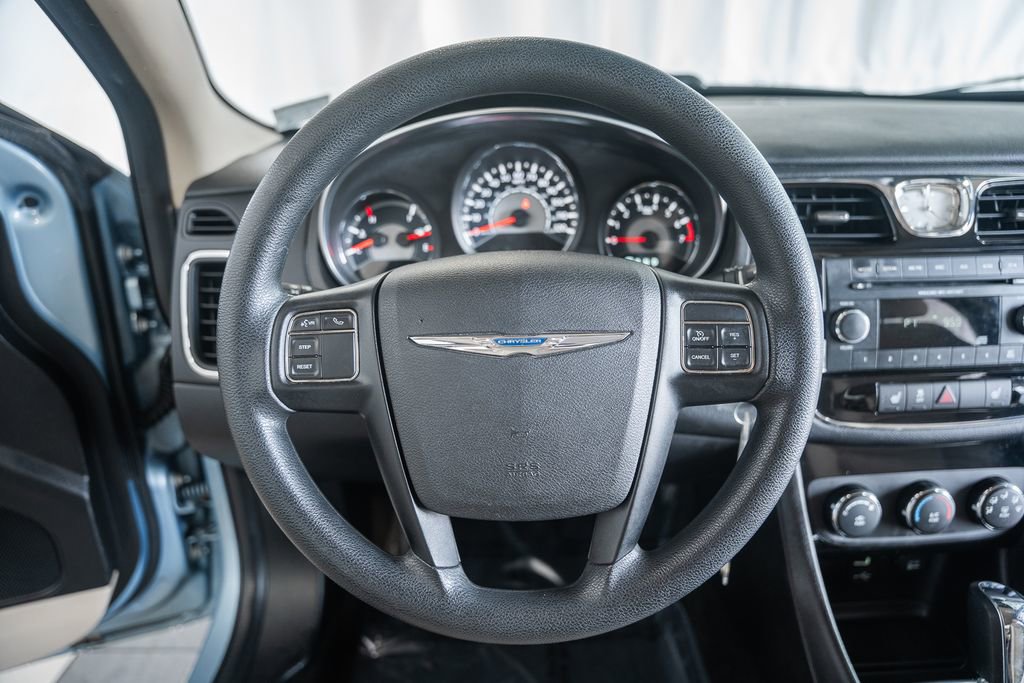 Used 2014 Chrysler 200 LX image 21