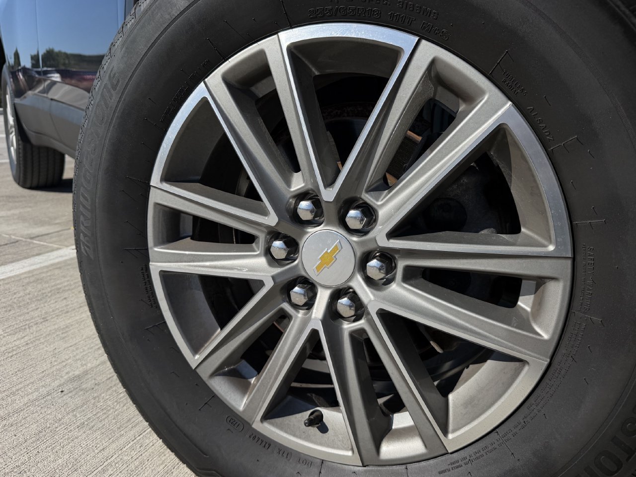 Used 2023 Chevrolet Traverse LT FWD image 9