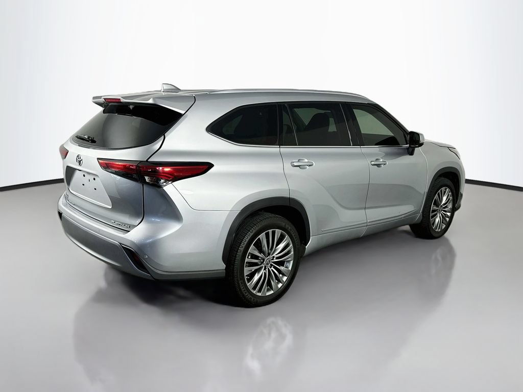 Used 2022 Toyota Highlander Platinum FWD image 7