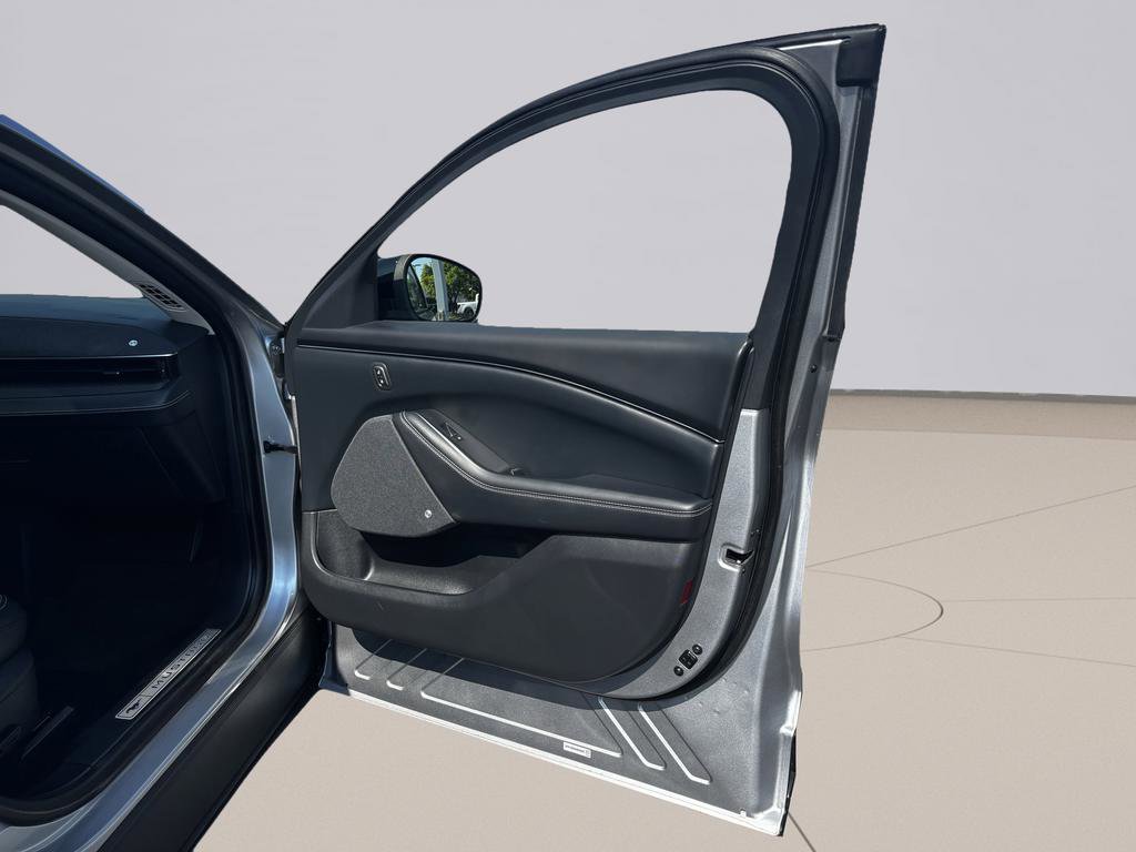 Used 2021 Ford Mustang Mach-E Premium image 14