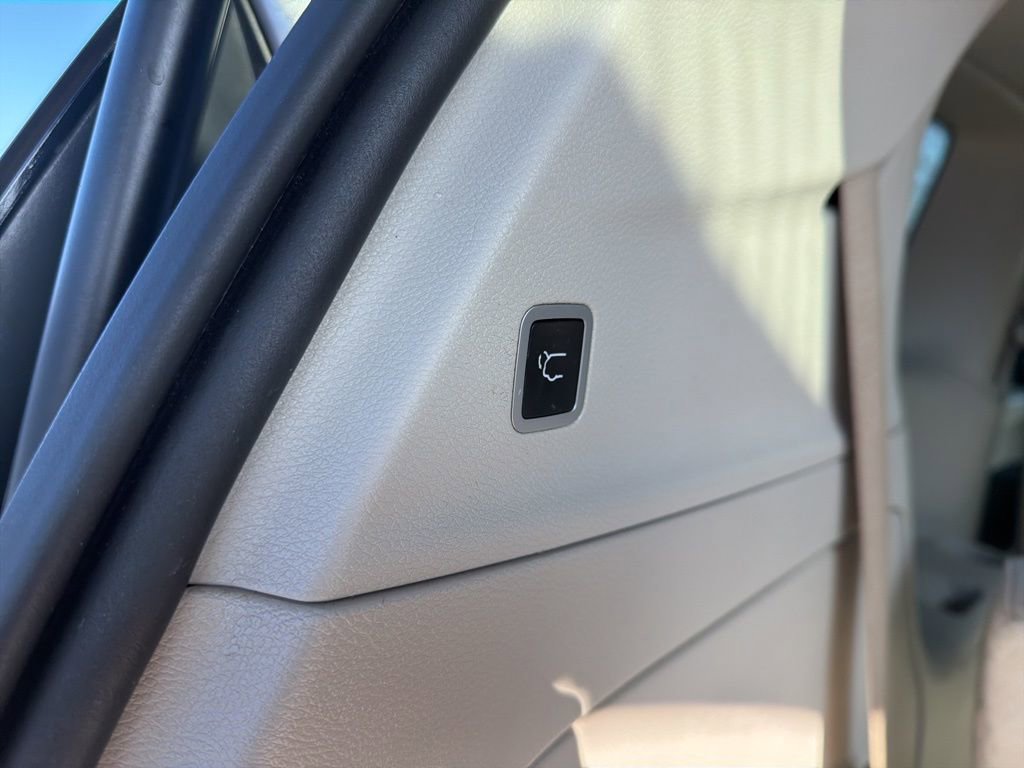 Used 2018 Chrysler Pacifica Touring-L Plus w/ Tire & Wheel Group image 23