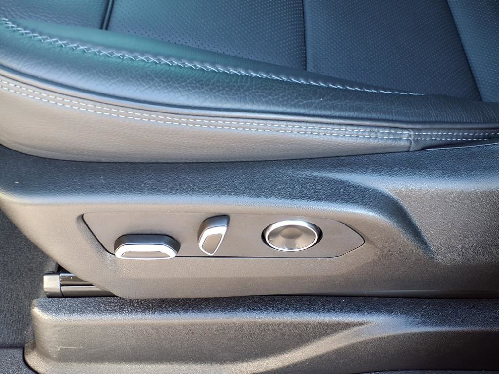 Used 2024 GMC Yukon XL Denali w/ Denali Reserve Package image 6