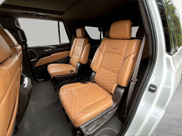 Used 2022 Cadillac Escalade Premium Luxury AWD/4WD image 23