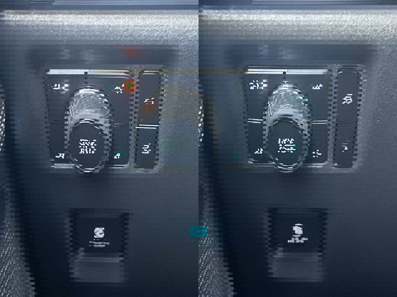 New 2025 Ford Expedition Max Platinum w/ Stealth Performance Package image 15