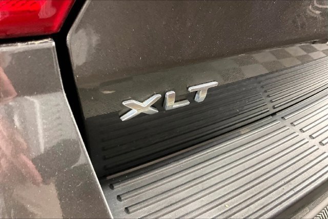 Used 2019 Ford Expedition XLT w/ Equipment Group 202A AWD/4WD image 22