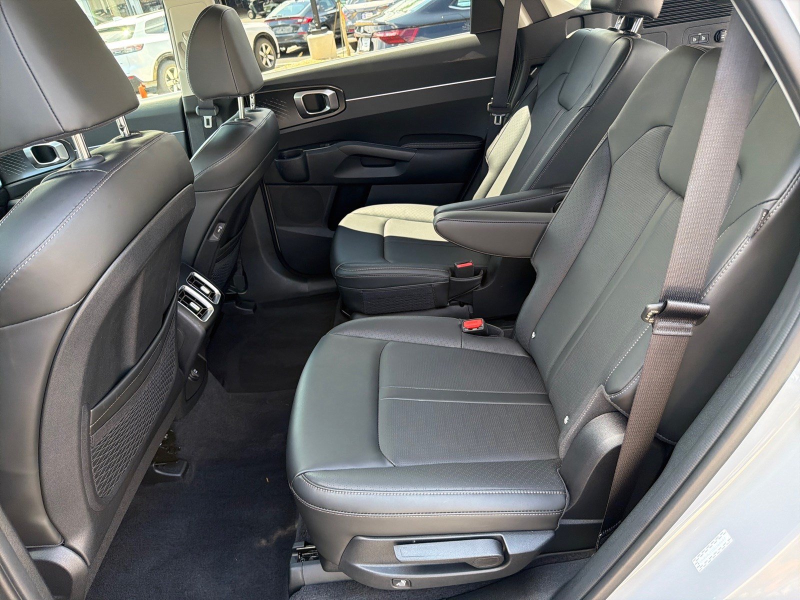 Certified 2025 Kia Sorento EX w/ Panoramic Sunroof Package FWD image 20