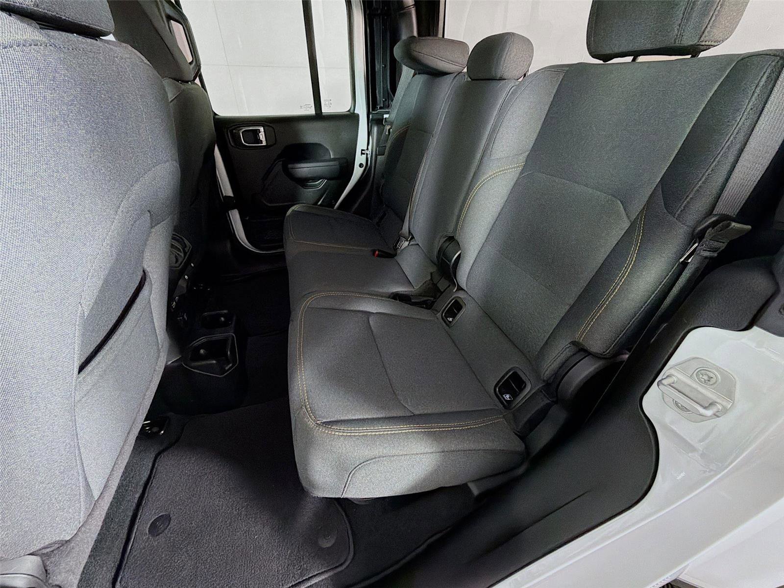 Used 2024 Jeep Gladiator Sport AWD/4WD image 21