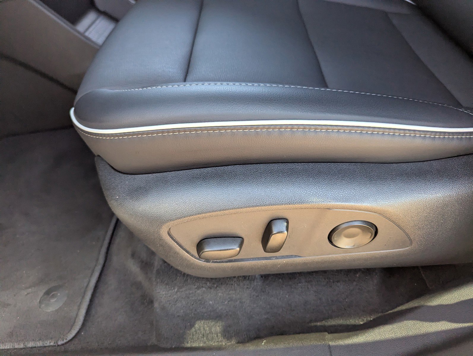 Certified 2025 Buick Enclave Preferred image 27