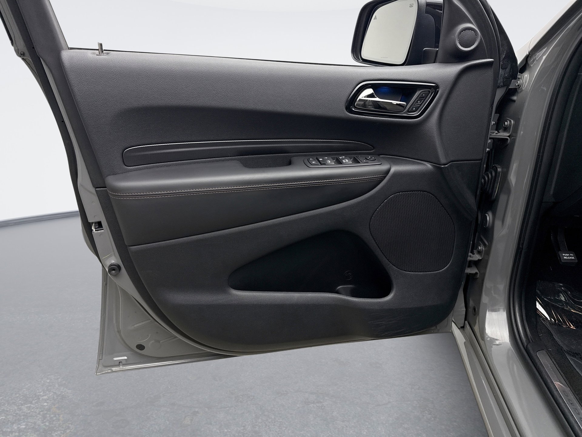 Used 2022 Dodge Durango R/T w/ Blacktop Package image 9