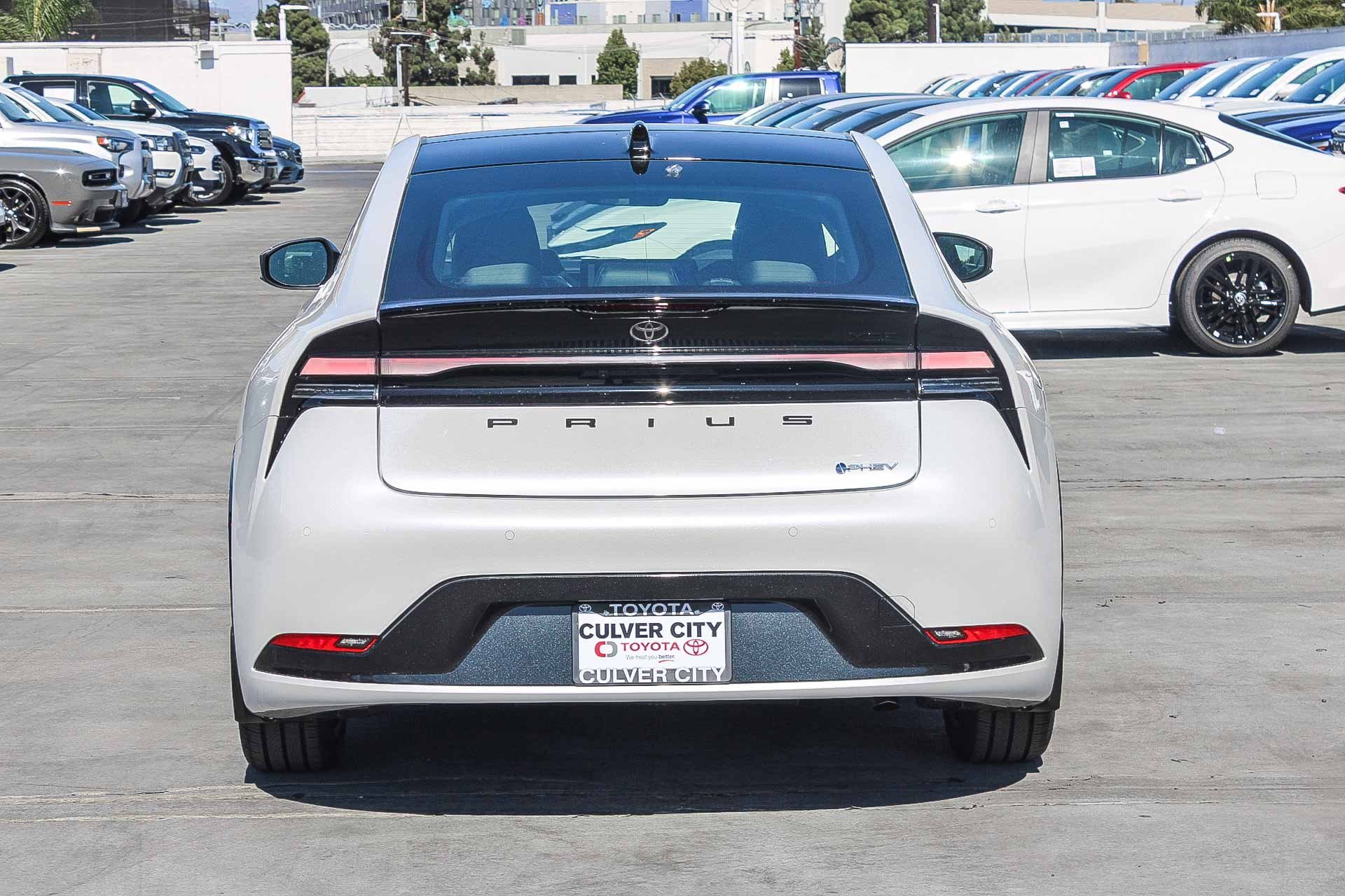 New 2026 Toyota Prius Plug-In Hybrid FWD image 8