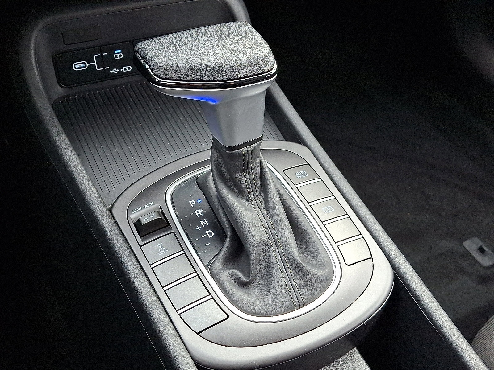 Certified 2025 Hyundai Kona SE image 14