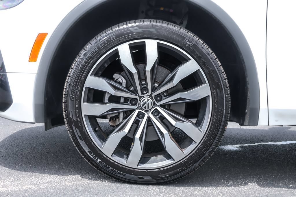 Used 2021 Volkswagen Tiguan SEL Premium R-Line AWD/4WD image 16