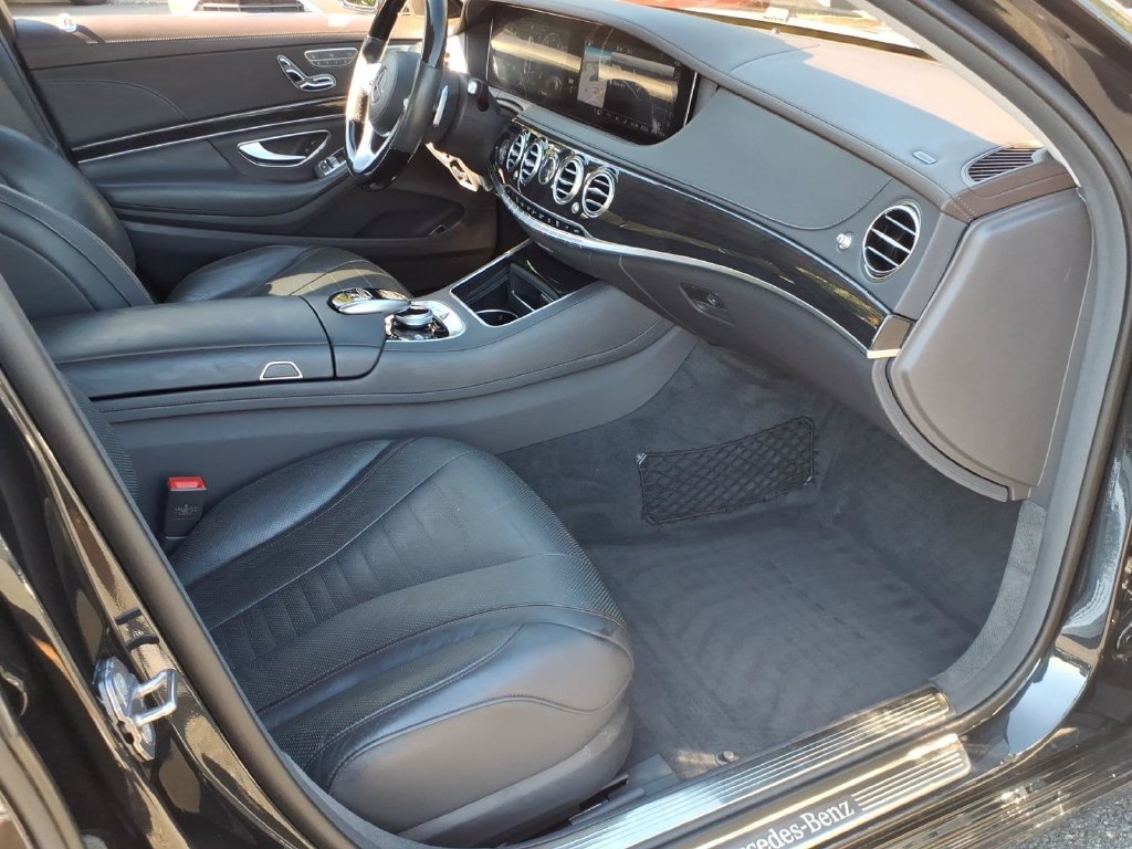 Used 2020 Mercedes-Benz S 560 4MATIC Sedan image 12