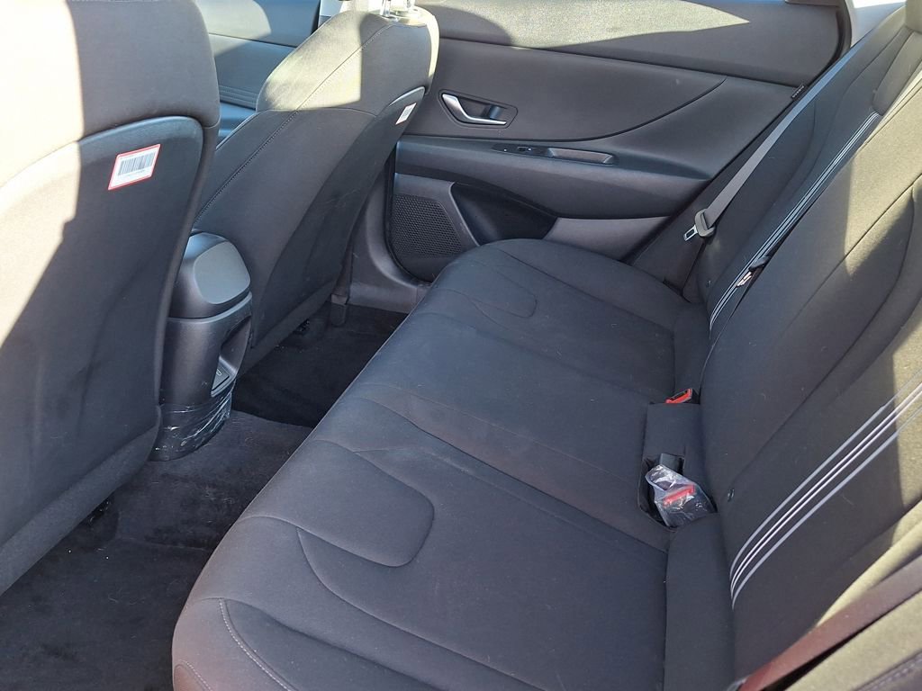 Used 2024 Hyundai Elantra Blue image 12