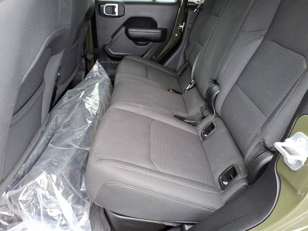 Used 2022 Jeep Gladiator Sport AWD/4WD image 13