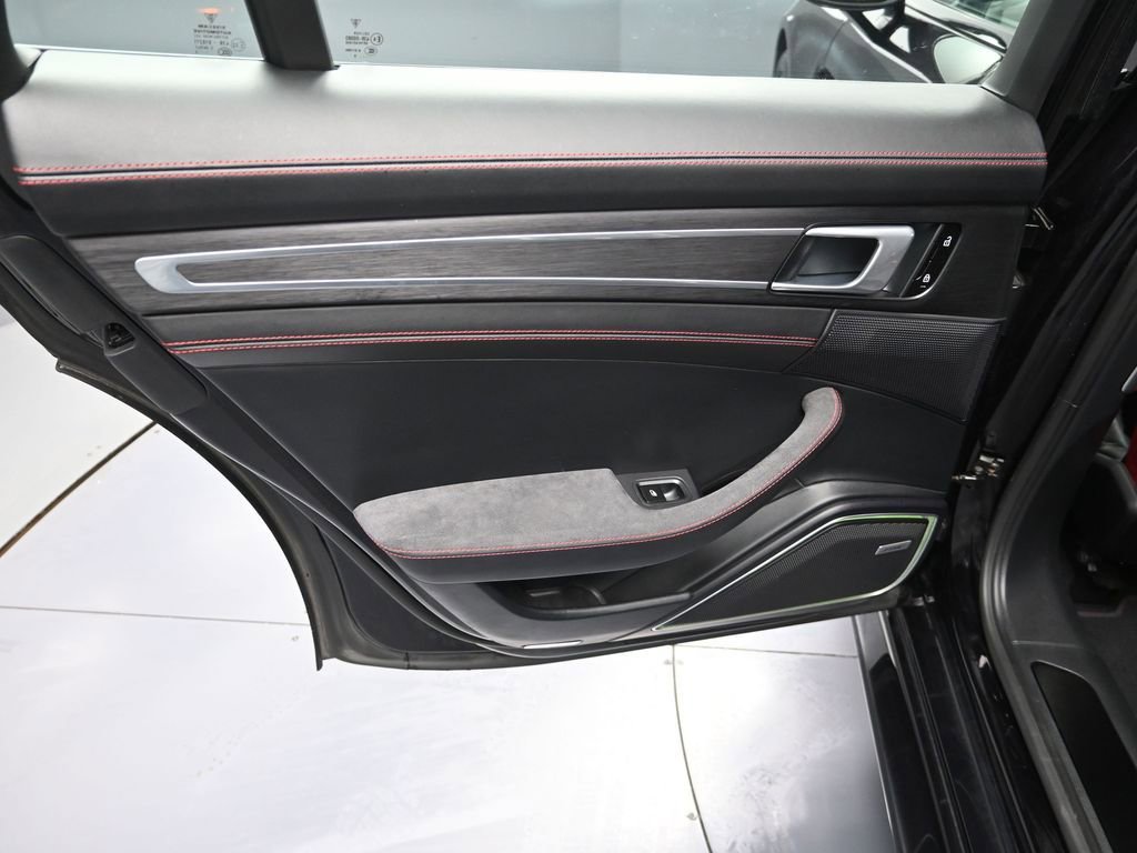 Used 2019 Porsche Panamera GTS image 29