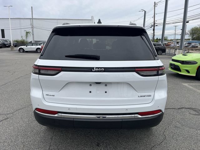 Used 2023 Jeep Grand Cherokee Limited AWD/4WD image 3