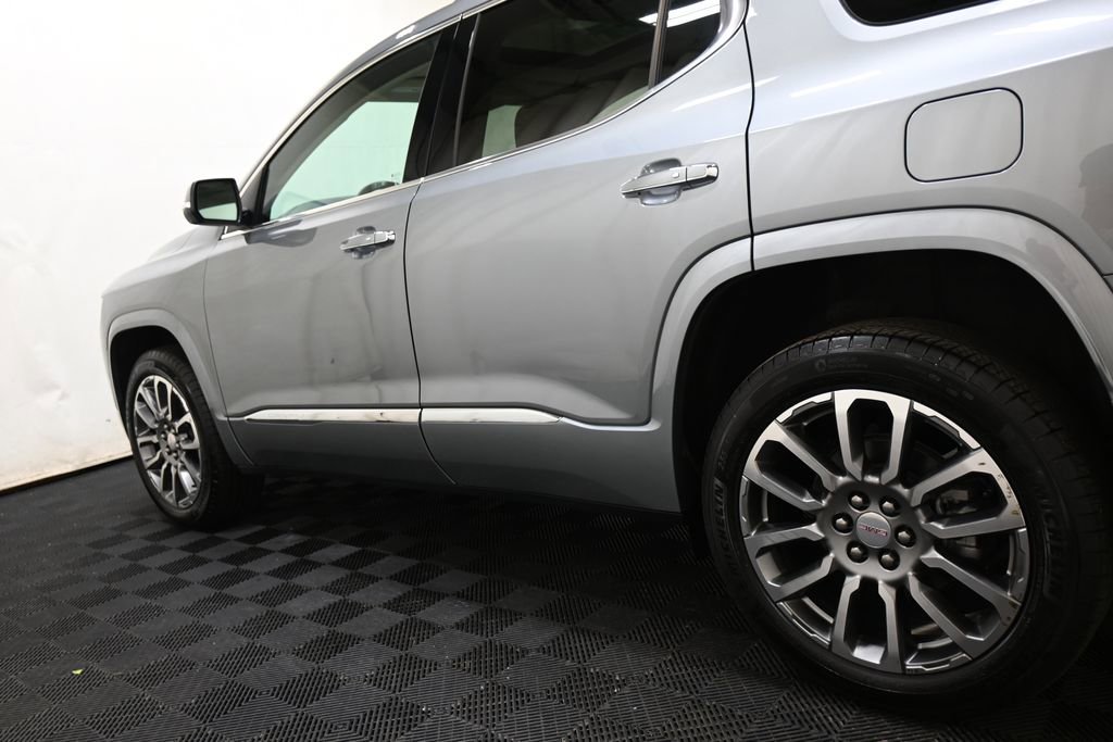 Used 2023 GMC Acadia Denali w/ Denali Technology Package image 13