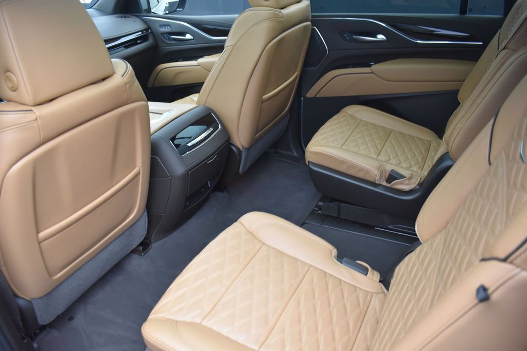Certified 2024 Cadillac Escalade ESV Premium Luxury AWD/4WD image 27