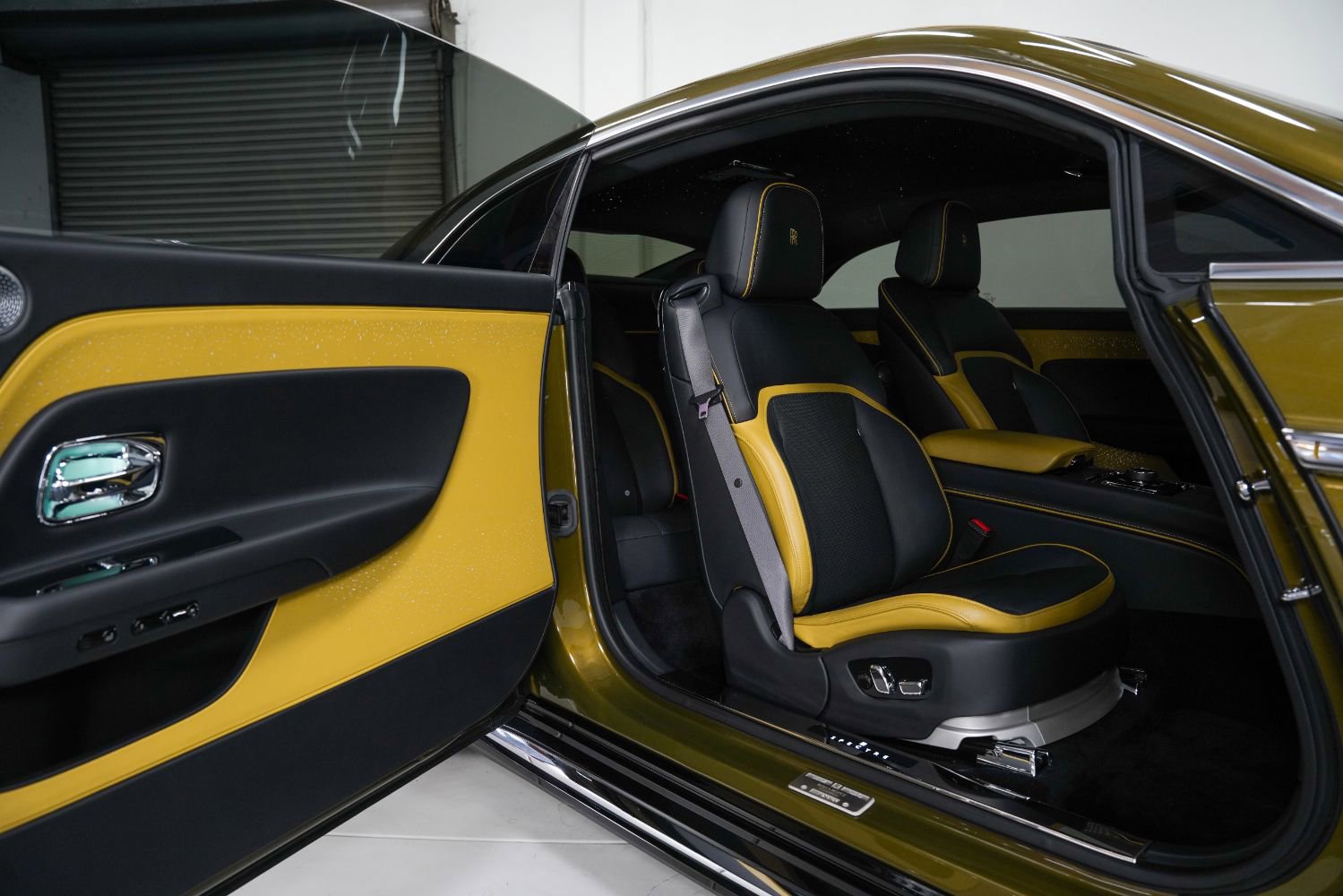 Used 2024 Rolls-Royce Spectre w/ Spectre Launch Package AWD/4WD image 14