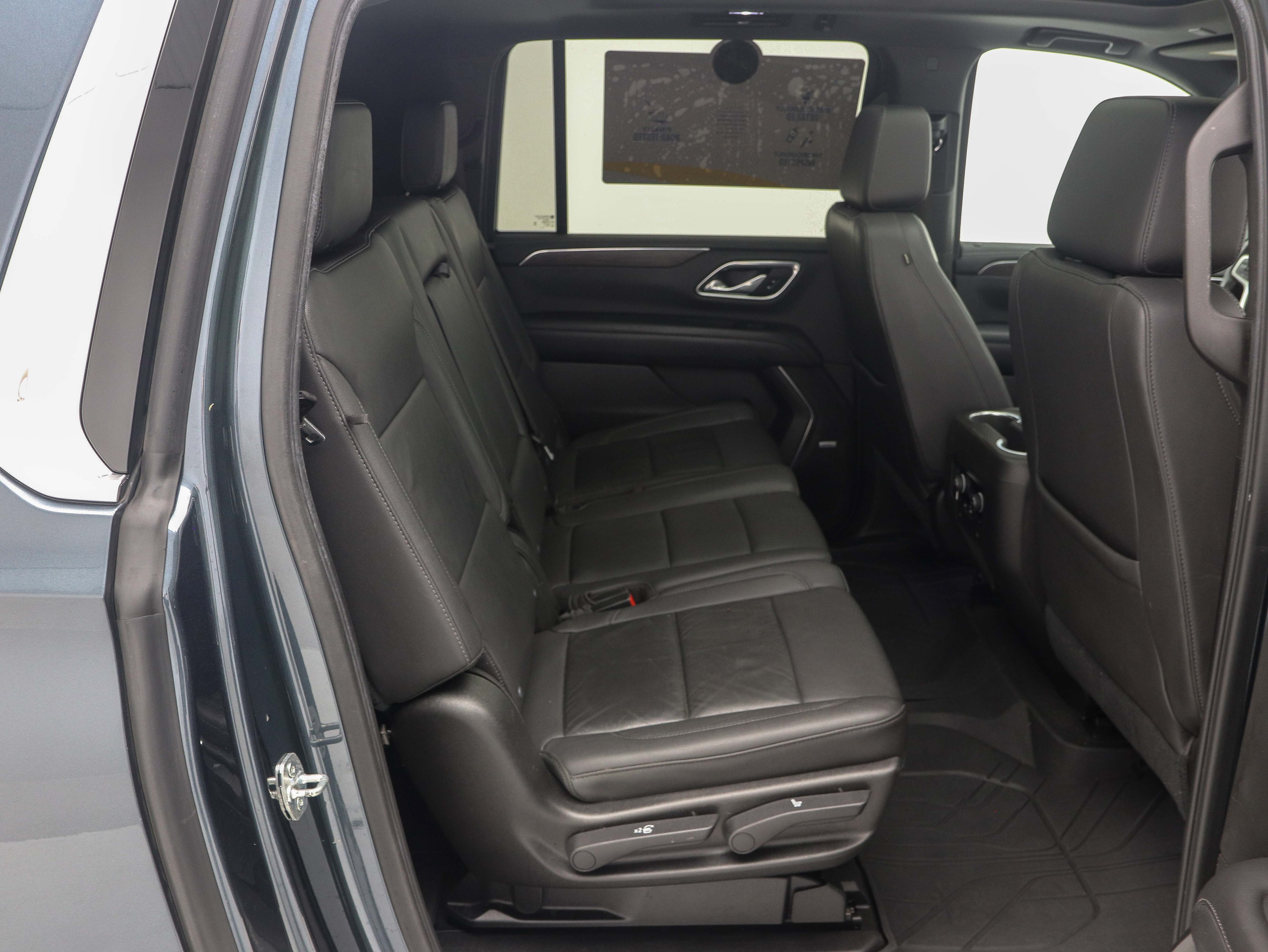 Used 2021 Chevrolet Suburban LT w/ LT Signature Package AWD/4WD image 15