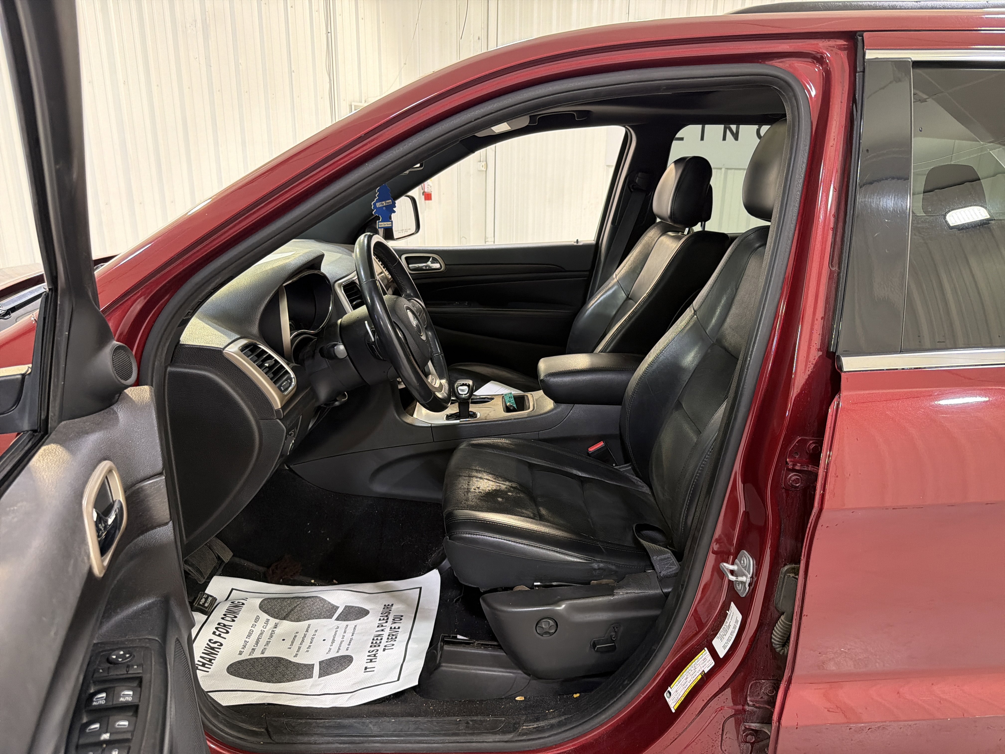 Used 2015 Jeep Grand Cherokee Altitude image 11