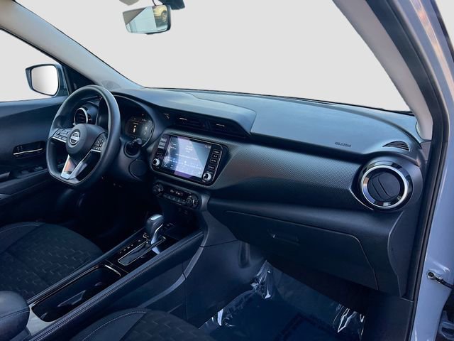 Used 2022 Nissan Kicks SV w/ Interior Electronics Package FWD image 26