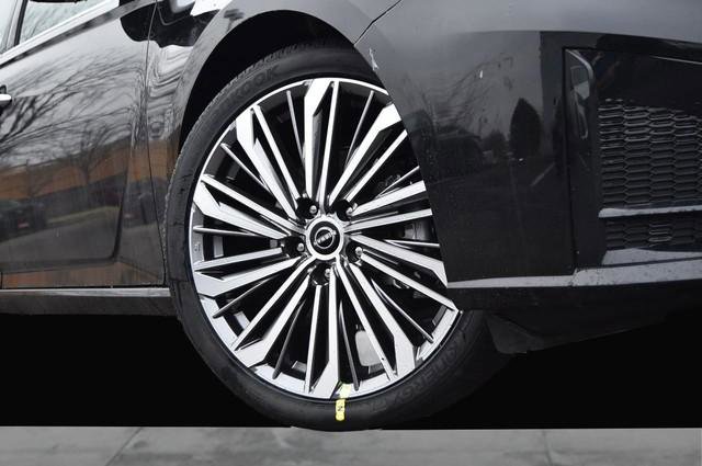 New 2025 Nissan Altima 2.5 SL image 3