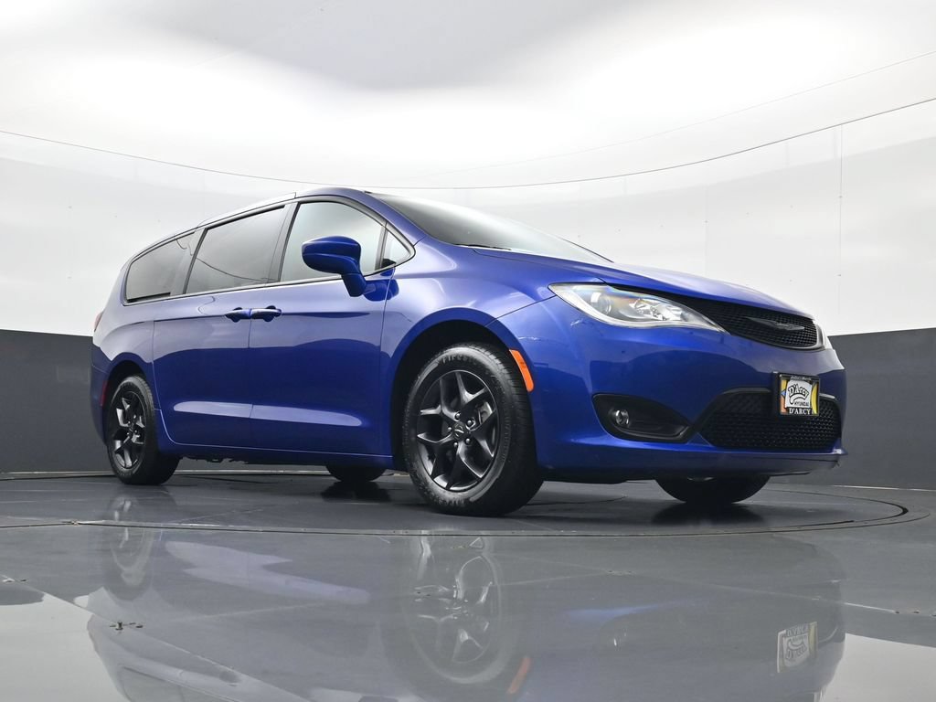 Used 2019 Chrysler Pacifica Touring Plus w/ S Appearance Package FWD image 25