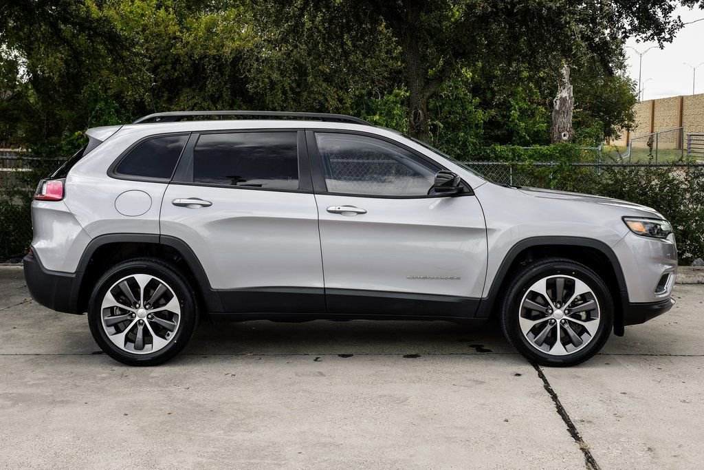 Used 2022 Jeep Cherokee Limited w/ Elite Package image 15