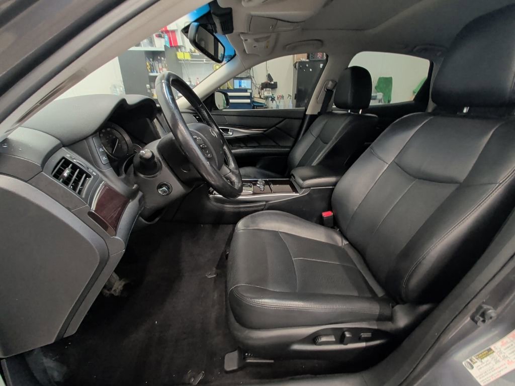 Used 2016 INFINITI Q70 3.7 AWD/4WD image 10