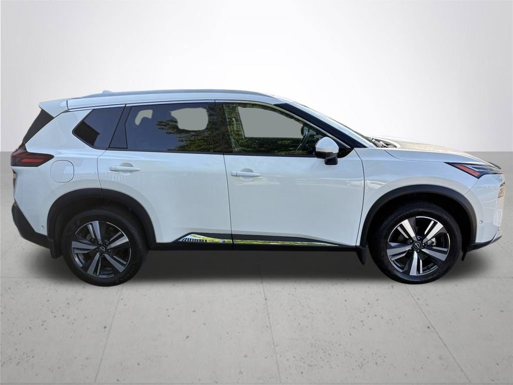 Certified 2022 Nissan Rogue Platinum w/ Head-Up Display Package image 7