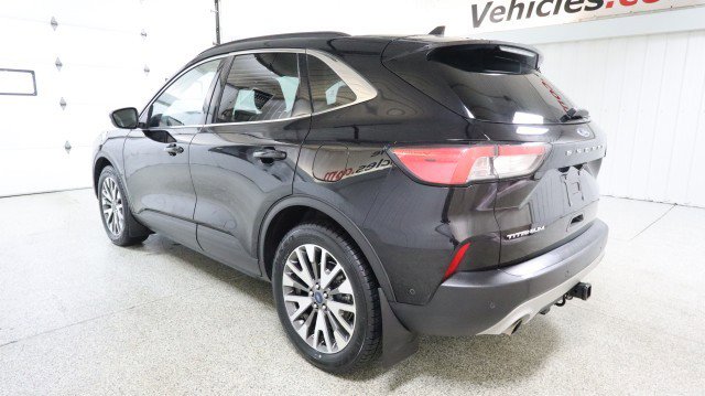 Used 2020 Ford Escape Titanium image 3