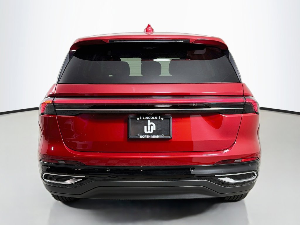 Used 2025 Lincoln Nautilus Premier AWD/4WD image 6