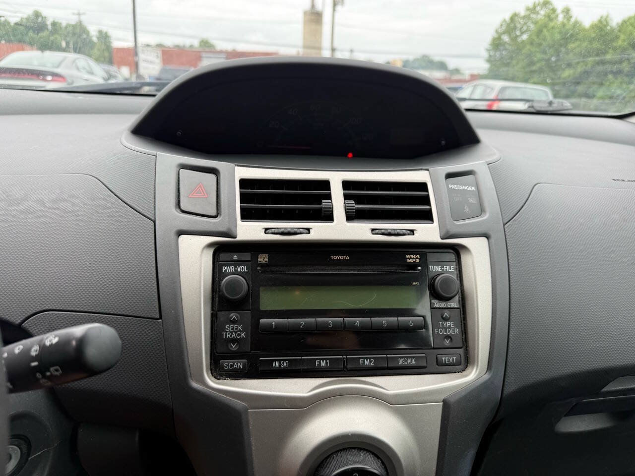 Used 2010 Toyota Yaris 2-Door Hatchback FWD image 20